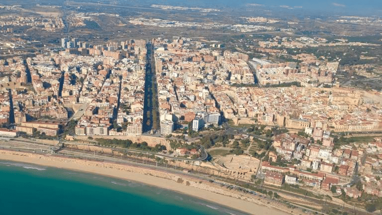 En este momento estás viendo Mudanzas en Tarragona: tu guía completa para mudarte en las principales ciudades de la provincia